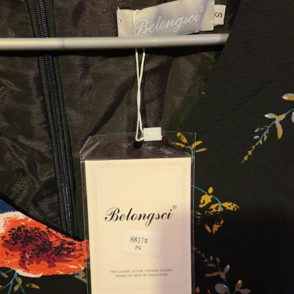 Black Floral Bell Sleeve Dress Size Small - NWT - Picture 2 of 4